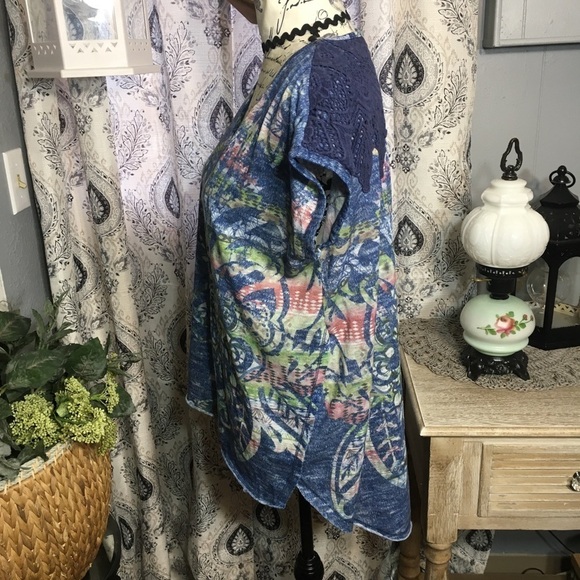 Chico’s short sleeve lace detailing top - Picture 3 of 8